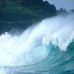 Huge-Hawaii-Waves